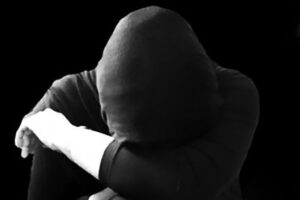 دست‌درازی مرد دندانپزشک به دختر جوان