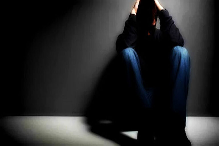 درهم شکستن پسری که تنها پناهش عشق بود