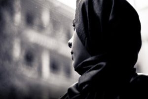 ازدواج شوم دختر ۱۴ ساله با شوهرخواهرش دیگر تحملش را ندارم ، طلاق می‌خواهم!