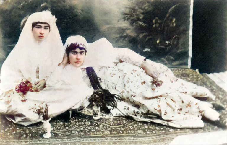 عکس سنگ قبر دختر ناصرالدین شاه در بهشت زهرای تهران