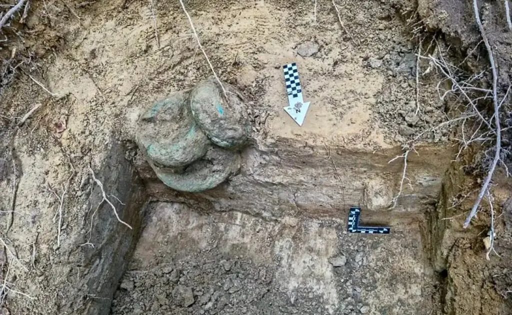 پیدا شدن جواهرات ۲۸۰۰ ساله توسط جویندگان آماتور
