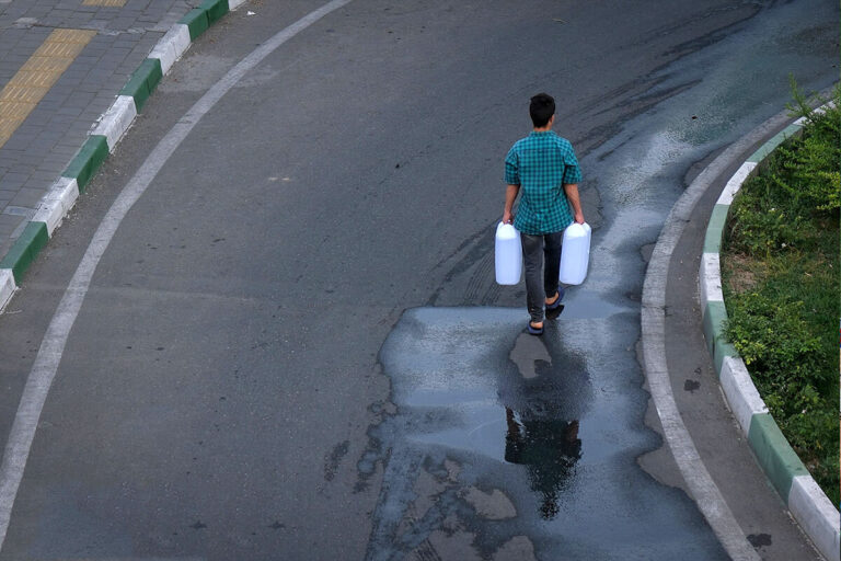 ساعت ۲۵ آبی رسید