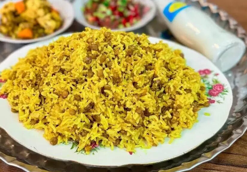 دمپختک عدس ؛ ناهار زمستانیِ گرم که با ترشی می چسبد