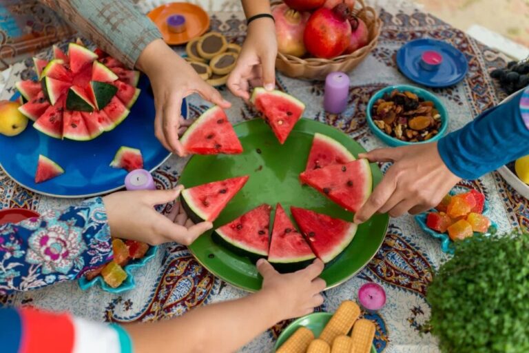 چرا هندوانه و انار نماد شب یلدا شدند؟