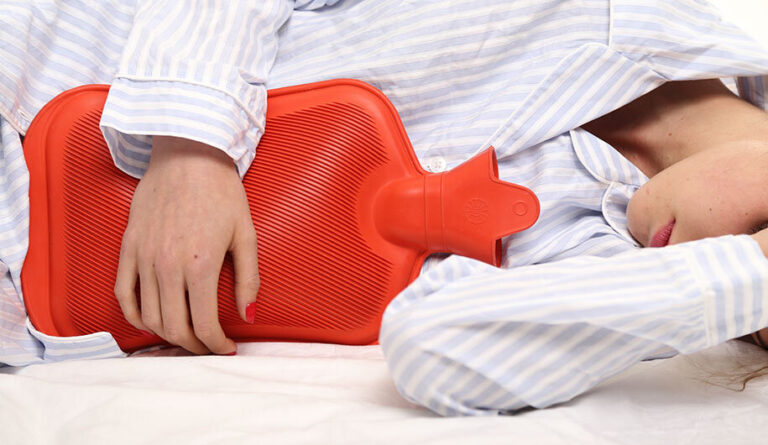 چرا درد قاعدگی در بعضی خانم‌ها شدید است؟