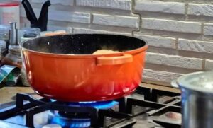 چطور از قابلمه به عنوان فر استفاده کنیم؟